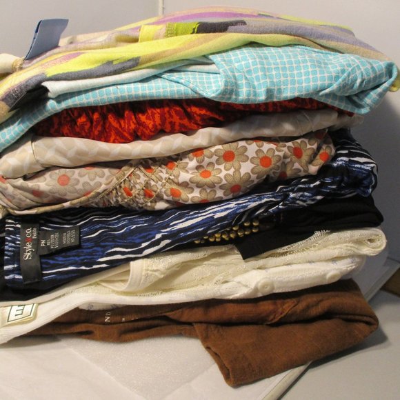 Mixed Bundle Lot Mystery Box Ladies Tops Blouses M - Picture 2 of 2